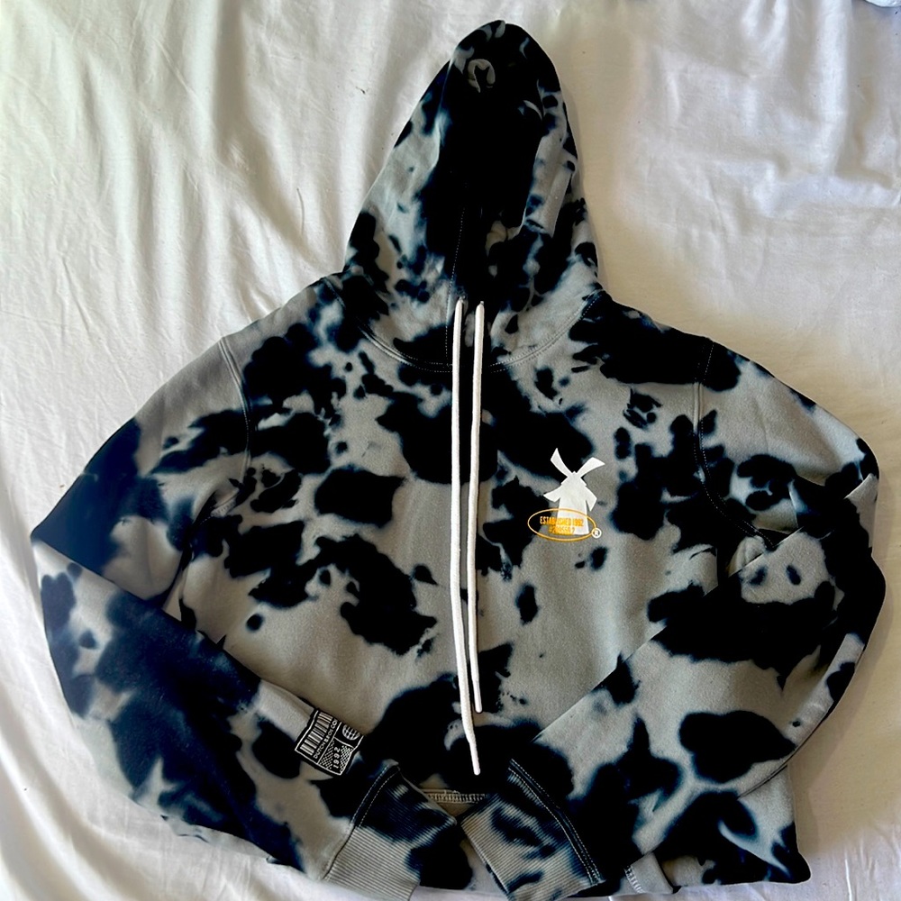 Dutch bros sweater